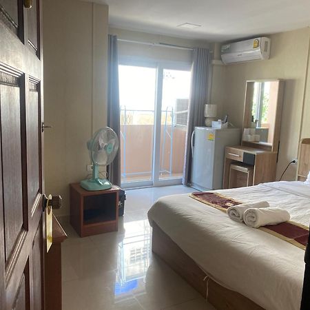 Hug Me Guesthouse Pattaya Dış mekan fotoğraf