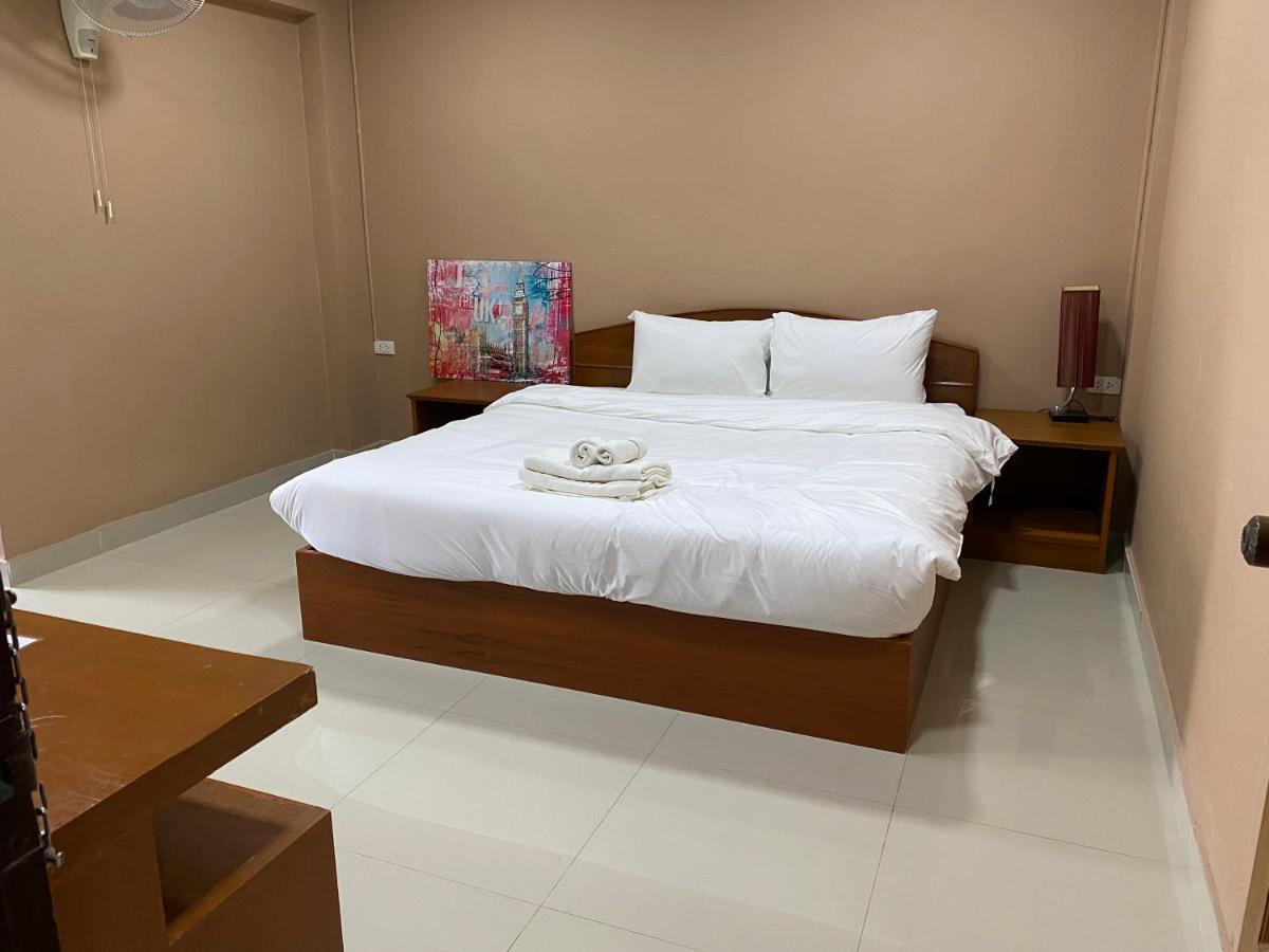 Hug Me Guesthouse Pattaya Dış mekan fotoğraf